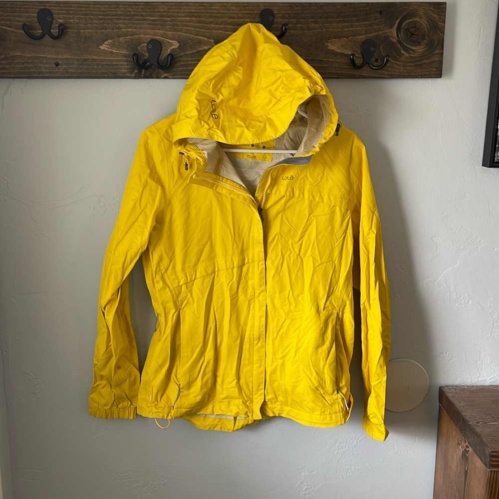 Lolë Wind/rain jacket yellow with vents